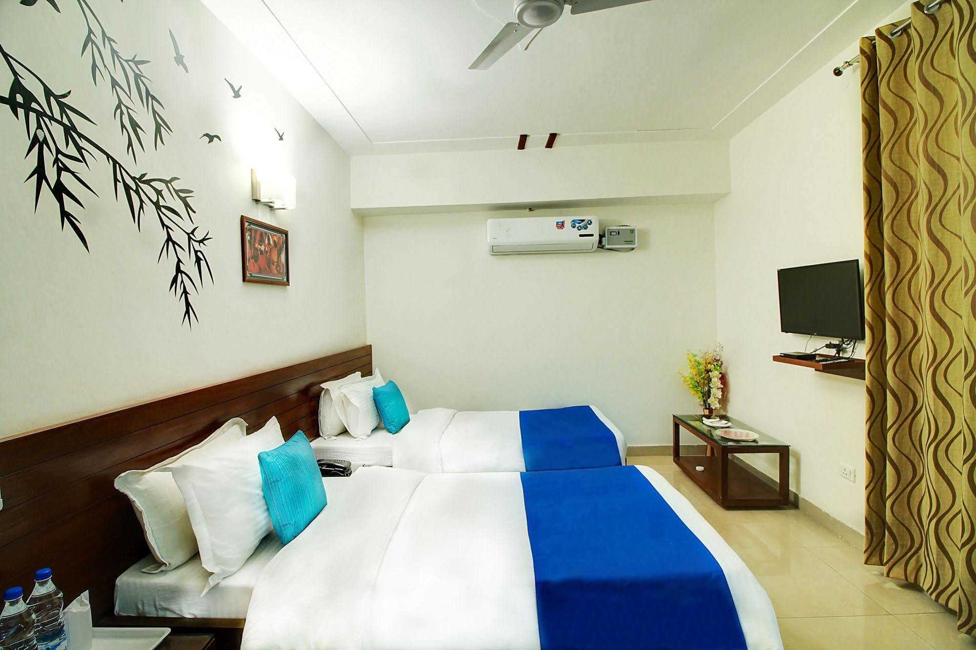 Staayz Premium Gurgaon Hotel Luaran gambar