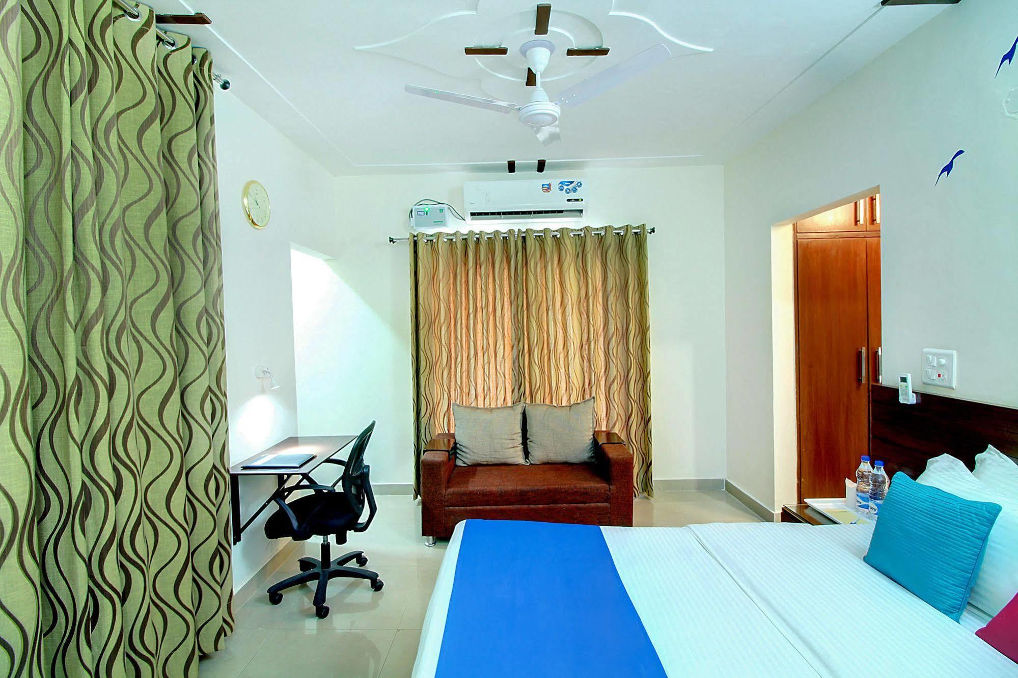 Staayz Premium Gurgaon Hotel Luaran gambar