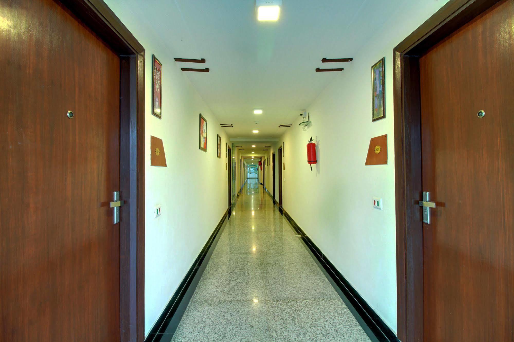 Staayz Premium Gurgaon Hotel Luaran gambar