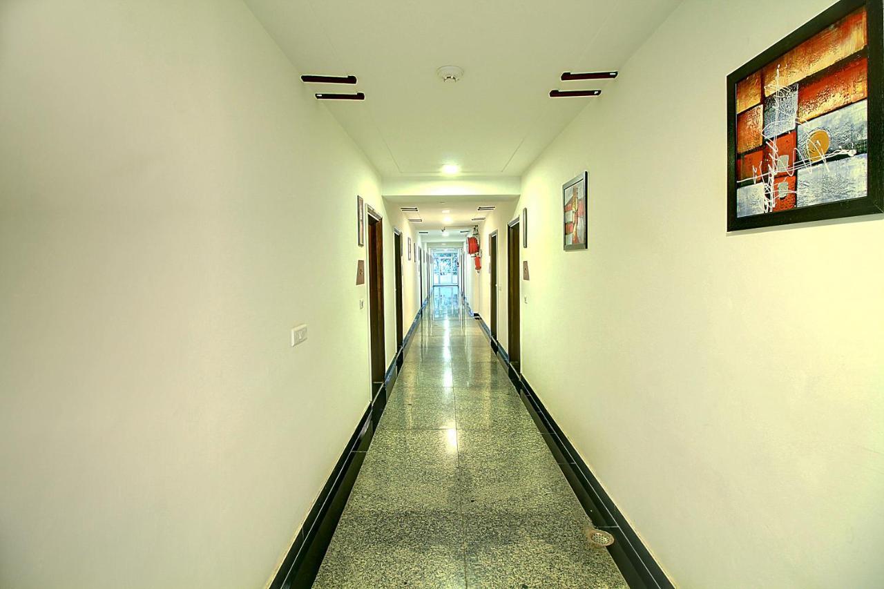 Staayz Premium Gurgaon Hotel Luaran gambar